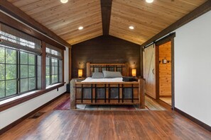 4 soveværelser, pengeskab på værelset, strygejern/strygebræt