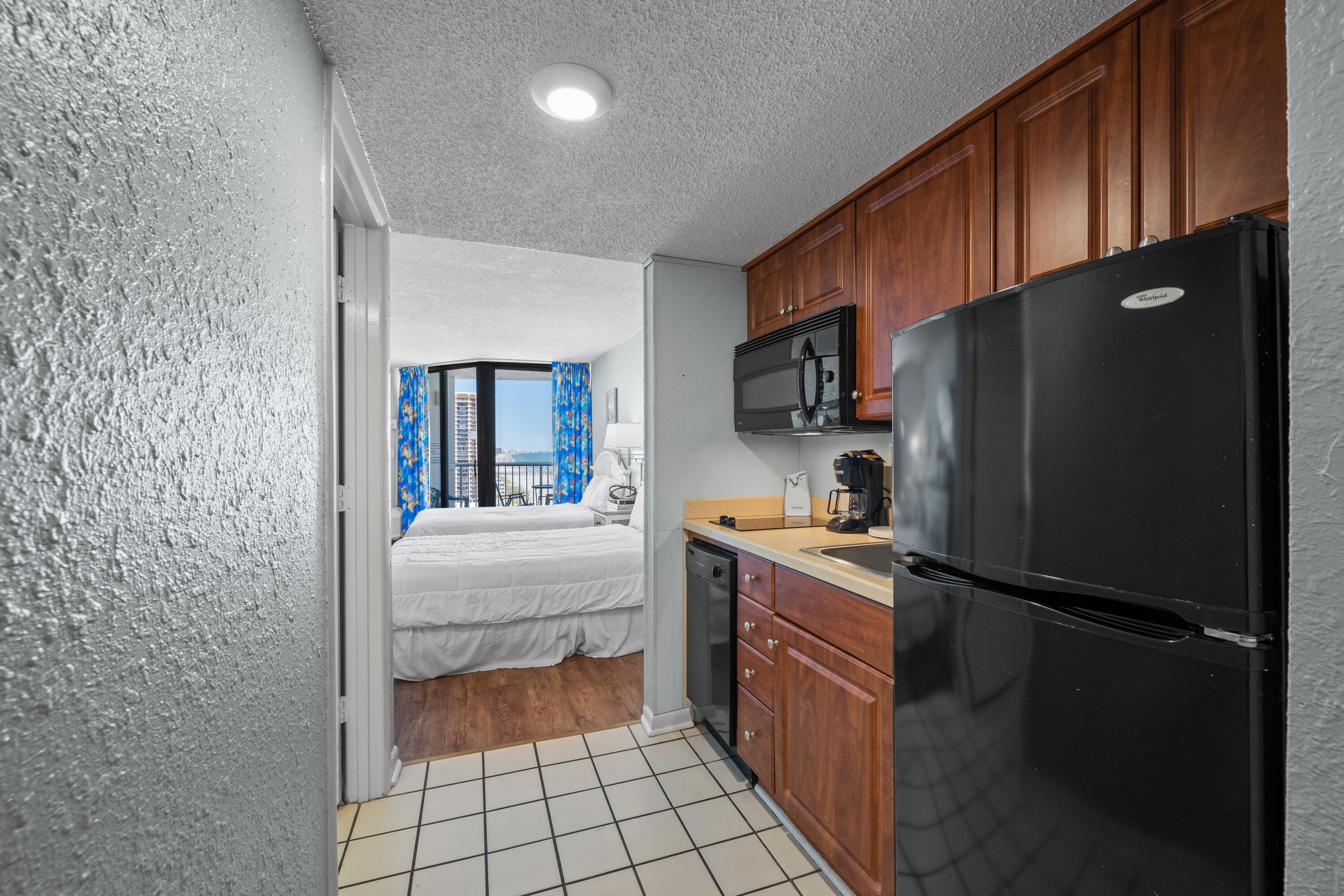 Sands Ocean Club 1426 1 Br Oceanfront Condo