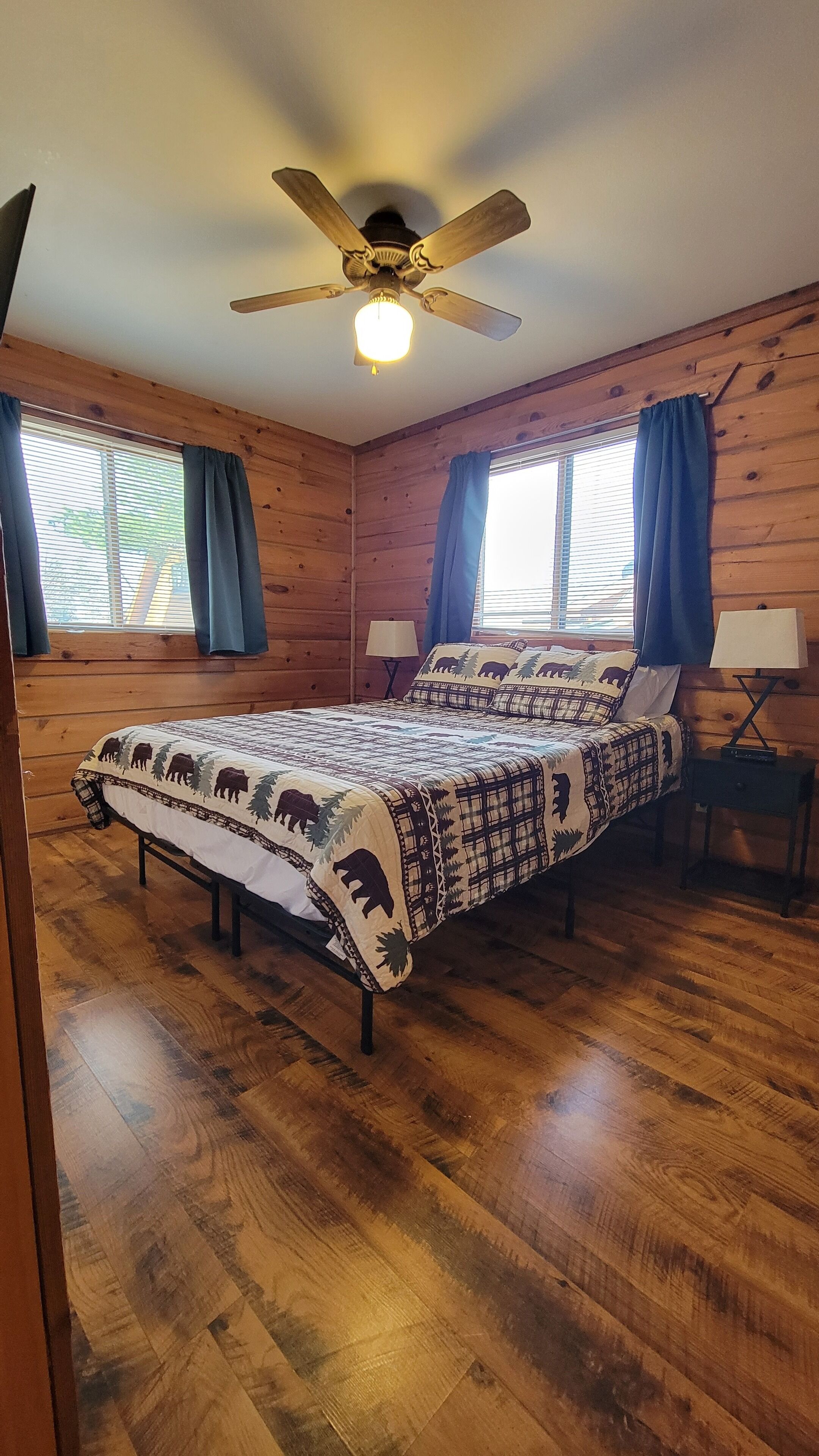 The Grizzly Den is a 3 bed 2 bath cabin with a Wii and Golf Cart!