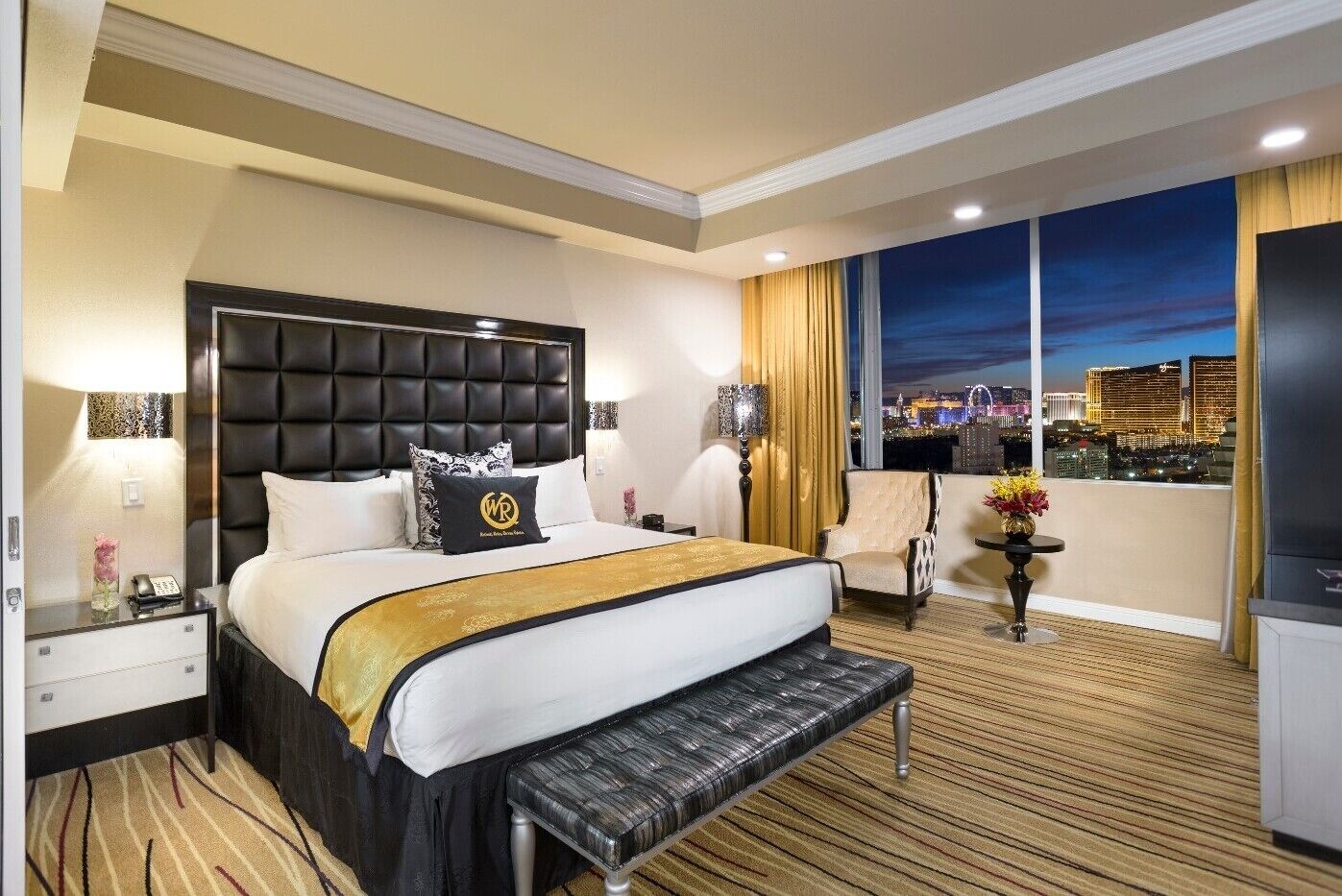 Spacious 2-Bedroom Condo with Golf Course View and Convention Center Access