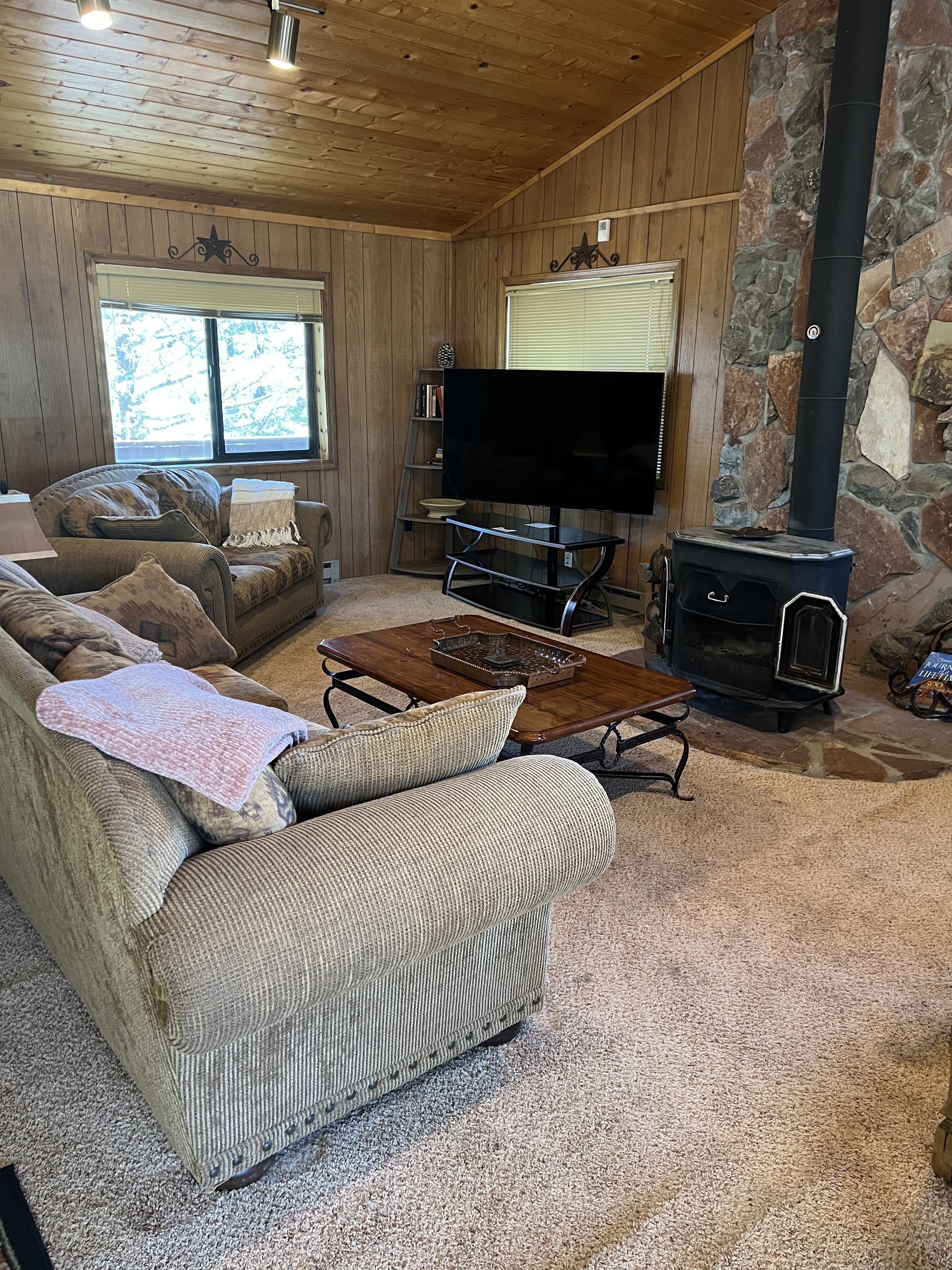 Cozy Mountain House convenient to all activities.