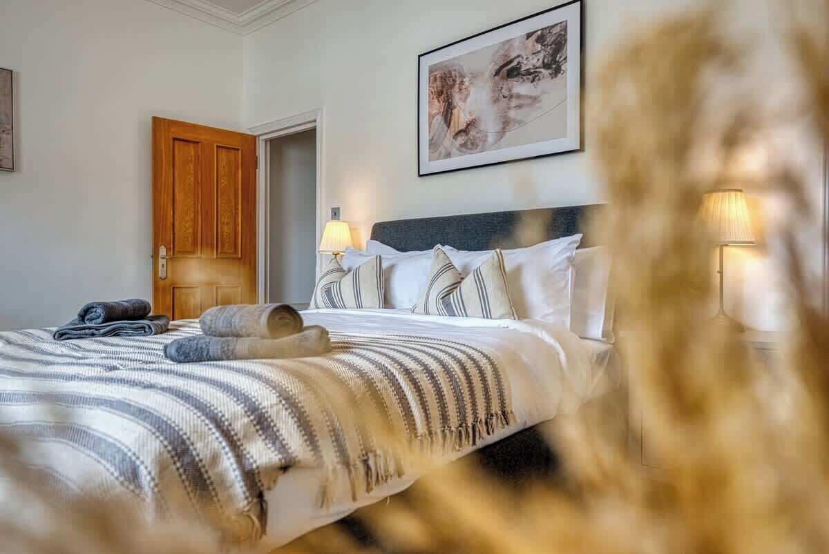2 bedrooms, iron/ironing board, free WiFi, bed sheets
