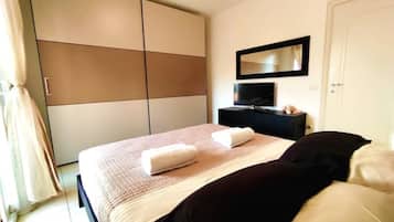 2 Schlafzimmer, BĂŒgeleisen/BĂŒgelbrett, kostenloses WLAN, BettwĂ€sche