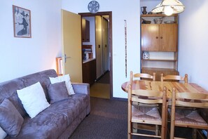 TV - Studio Pour 4 Personnes (LES ORRES 1650)