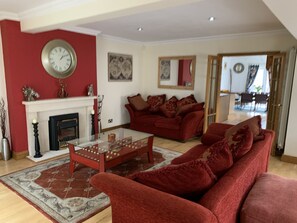 Cottage | Living area | Fireplace