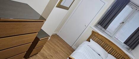 4 bedrooms, free WiFi, bed sheets