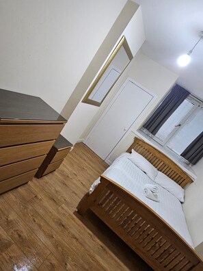 4 Schlafzimmer, kostenloses WLAN, Bettwäsche