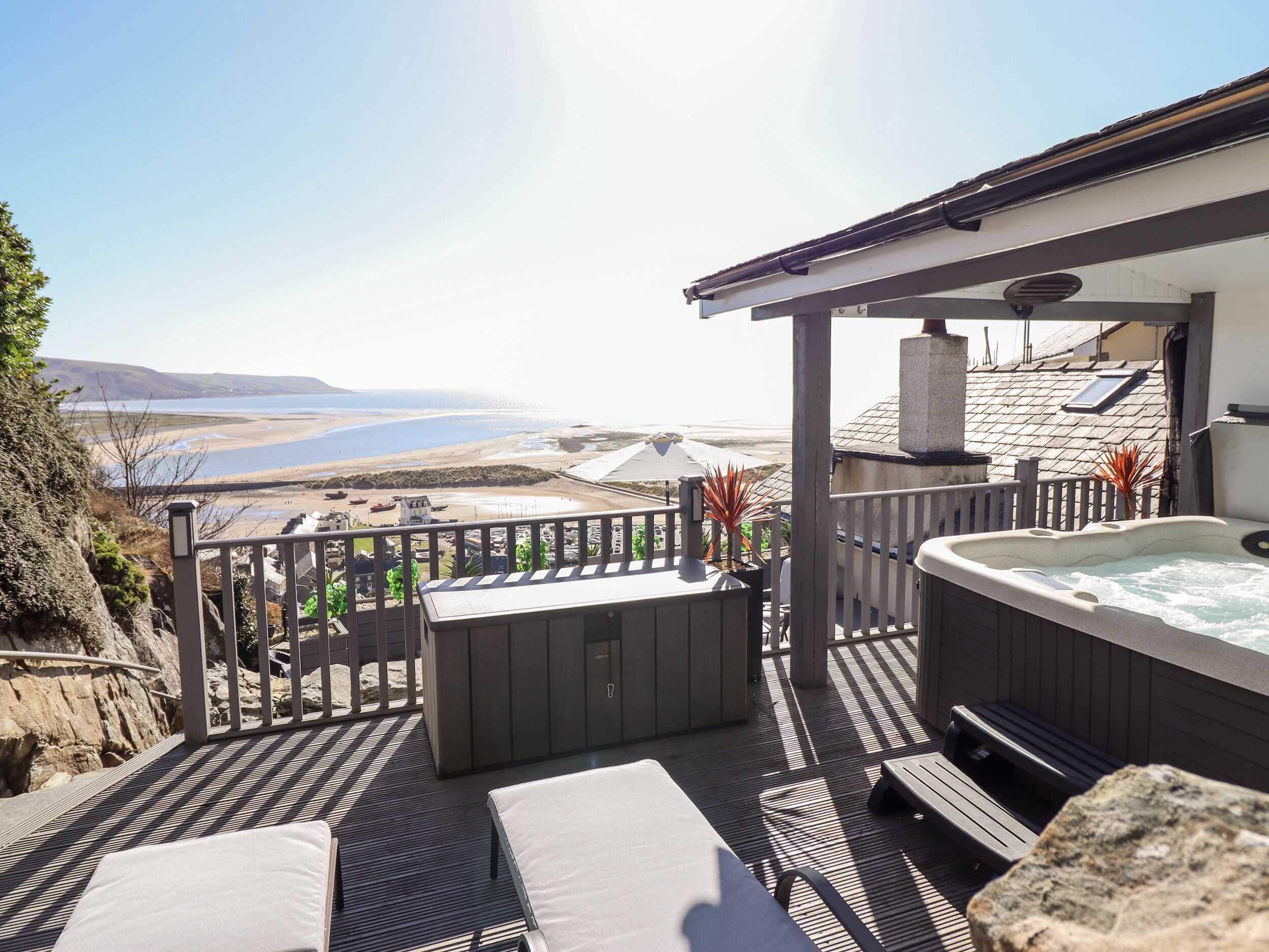 Bañera de hidromasaje al aire libre