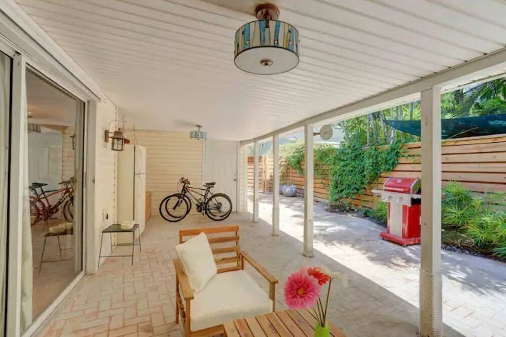 Lake Worth Cottage