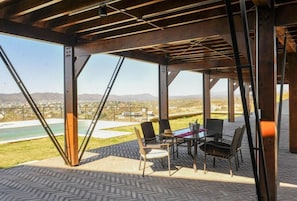 Outdoor dining - Villaloma (Villa Carlos Paz)