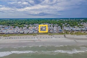 Beach nearby, sun-loungers - Sea Breeze Retreat with Gorgeous Ocean Views! (Myrtle Beach)