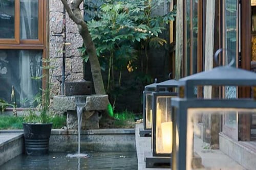 Shuhe Yuannian Holiday Courtyard