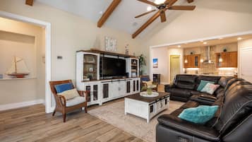 Smart-TV, Kamin, DVD-Player, Tischfußball