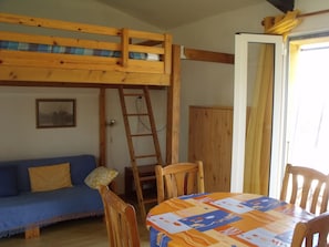 Interior - Mini Villa direct access to the sea 150 m, Courtyard, WIFI, Parking, closed garage  (Linguizzetta)