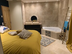 3 bedrooms, iron/ironing board, free WiFi, bed sheets - Contemporary Bastide 150 m2 with swimming pool and Spa. Large terraces. (Le Tignet)