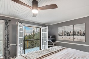 5 Schlafzimmer, Schreibtisch, Bügeleisen/Bügelbrett, Reisekinderbett