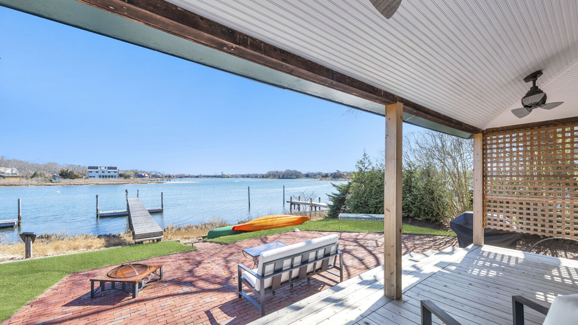 Beautiful Sag Harbor Cottage with direct access to Sag Harbor Cove and a...