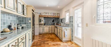 Diskmaskin och barnstol