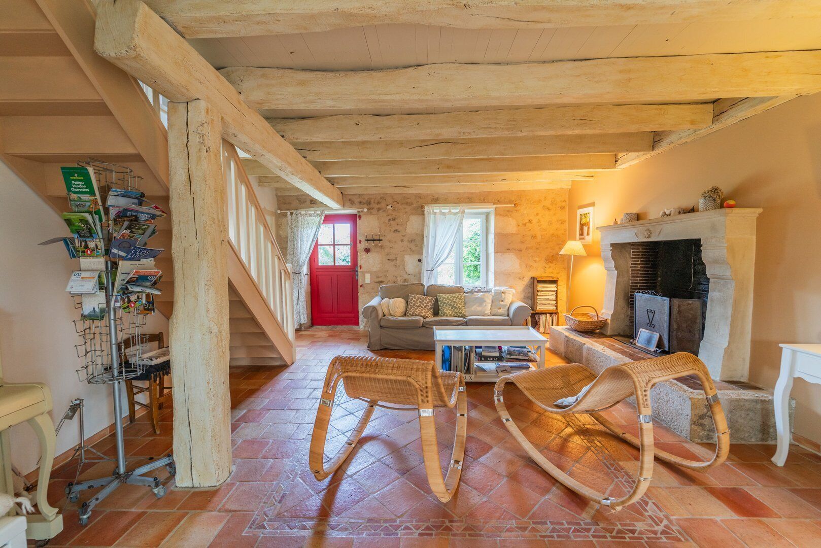 TV, mesa de pingue-pongue