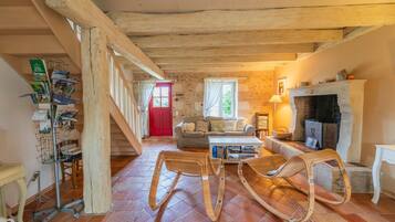 Fernseher, Tischtennisplatte