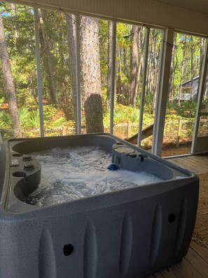 Indoor spa tub