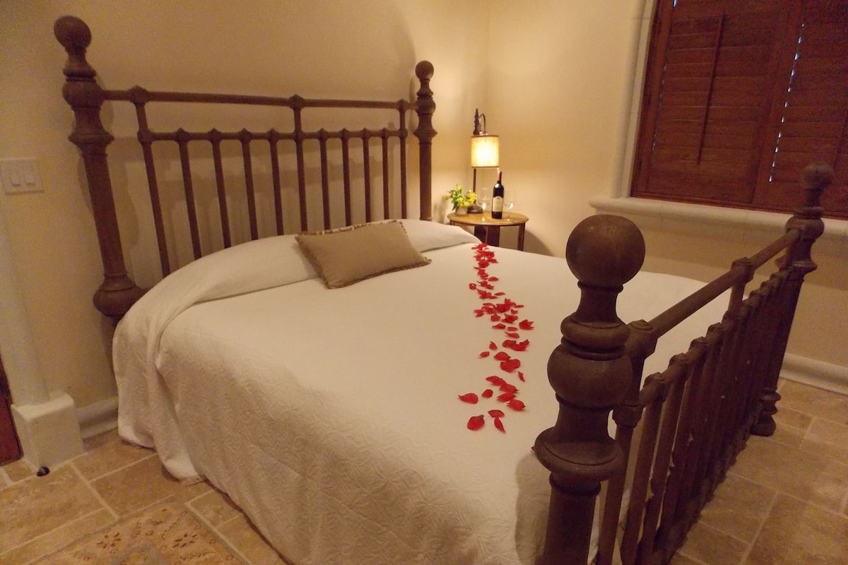 1 bedroom, premium bedding, individually decorated