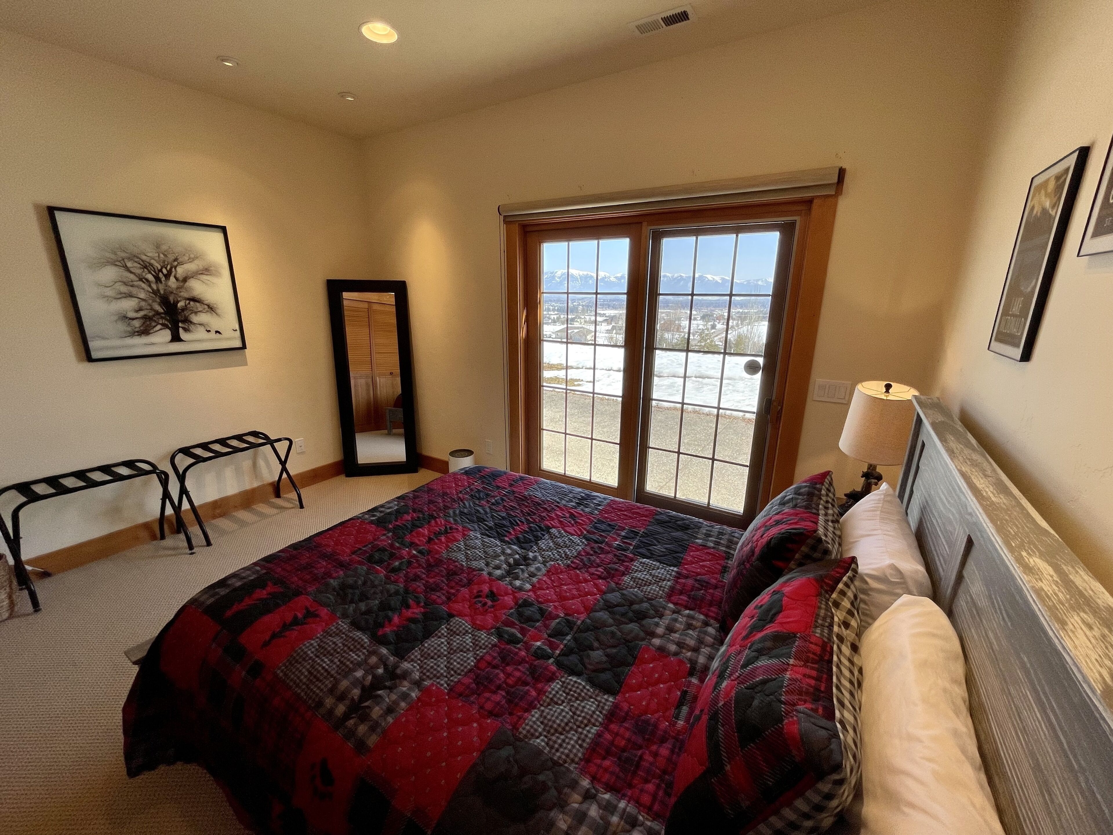 Stunnding Views in Every Room! Great Location