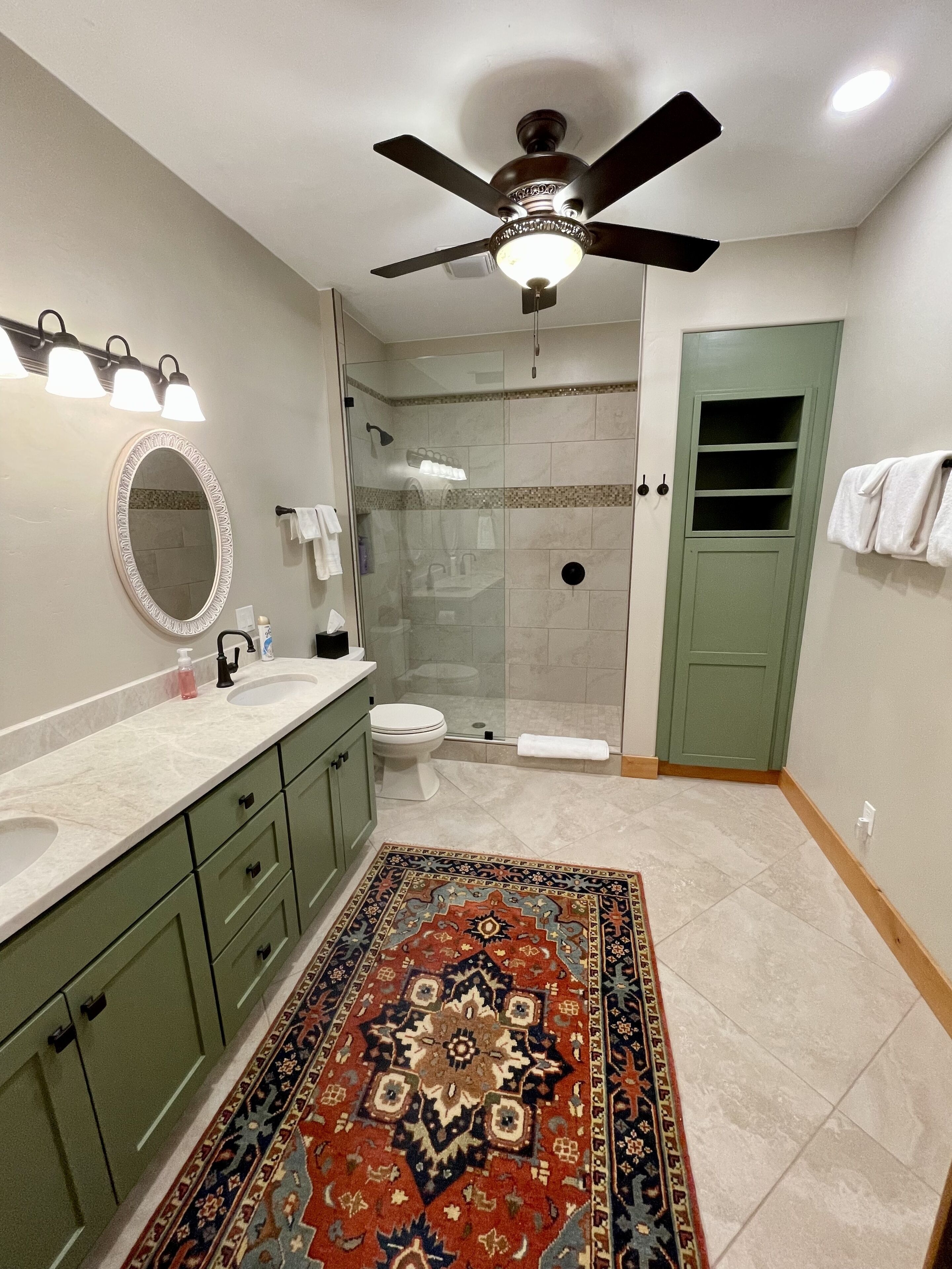 Stunnding Views in Every Room! Great Location