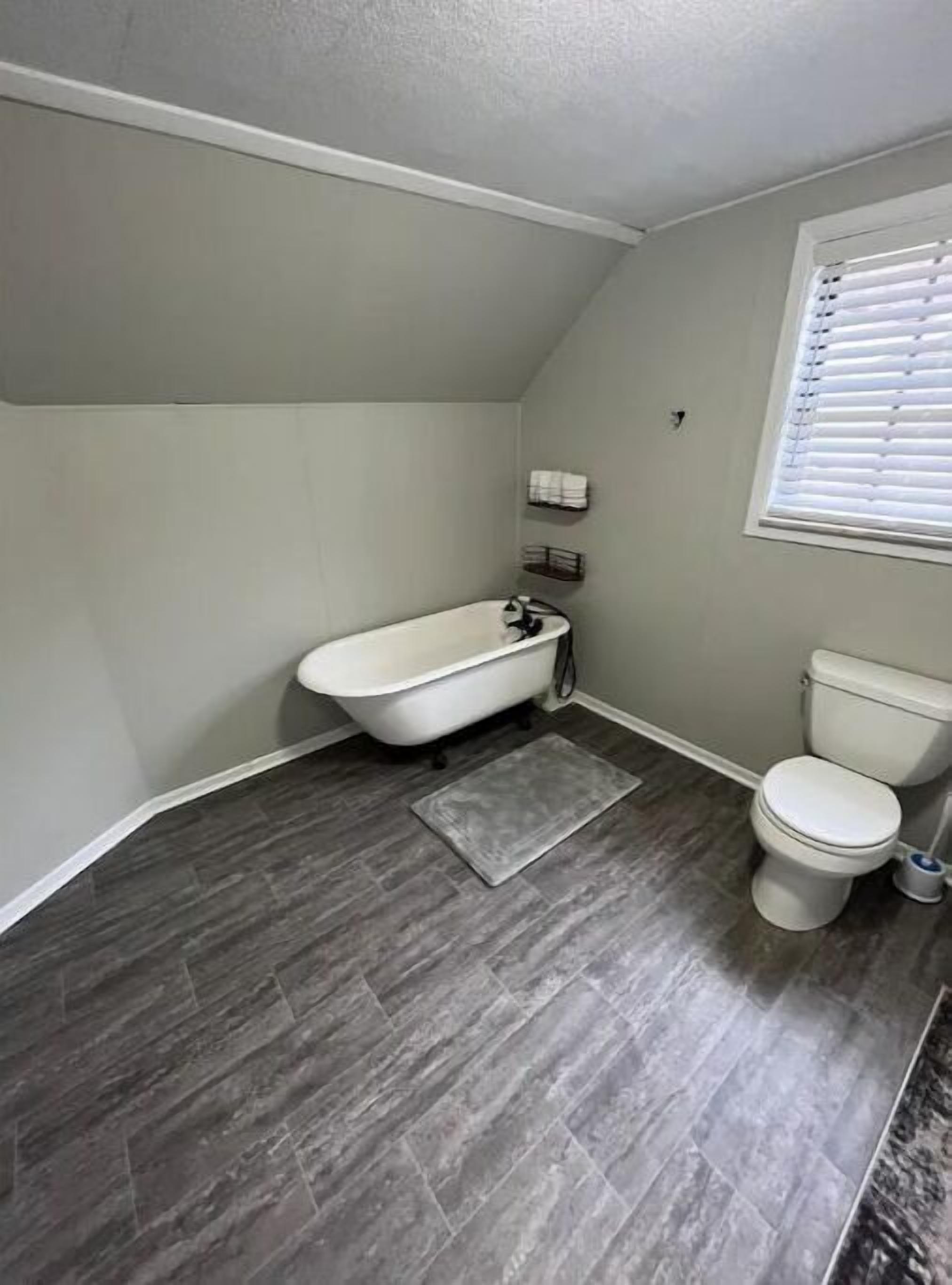 Cozy 3BR home close to trails.