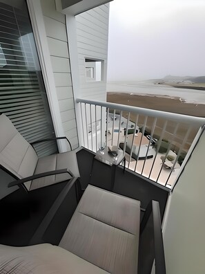 Property grounds - Oceanfront Sands Beach Club 406, w/ Balcony + Beach Access! (Myrtle Beach)