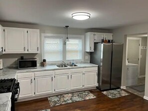 Fridge, microwave, oven, stovetop - 3 bedroom home quiet neighborhood close to trails (Logan)