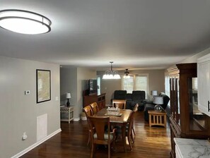 Interior - 3 bedroom home quiet neighborhood close to trails (Logan)