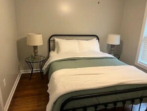 3 dormitorios, tabla de planchar con plancha, wifi gratis y ropa de cama