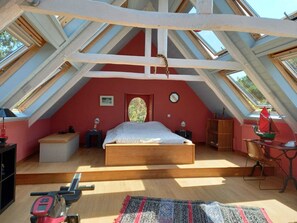 7 Schlafzimmer, Schreibtisch, WLAN, Bettwäsche