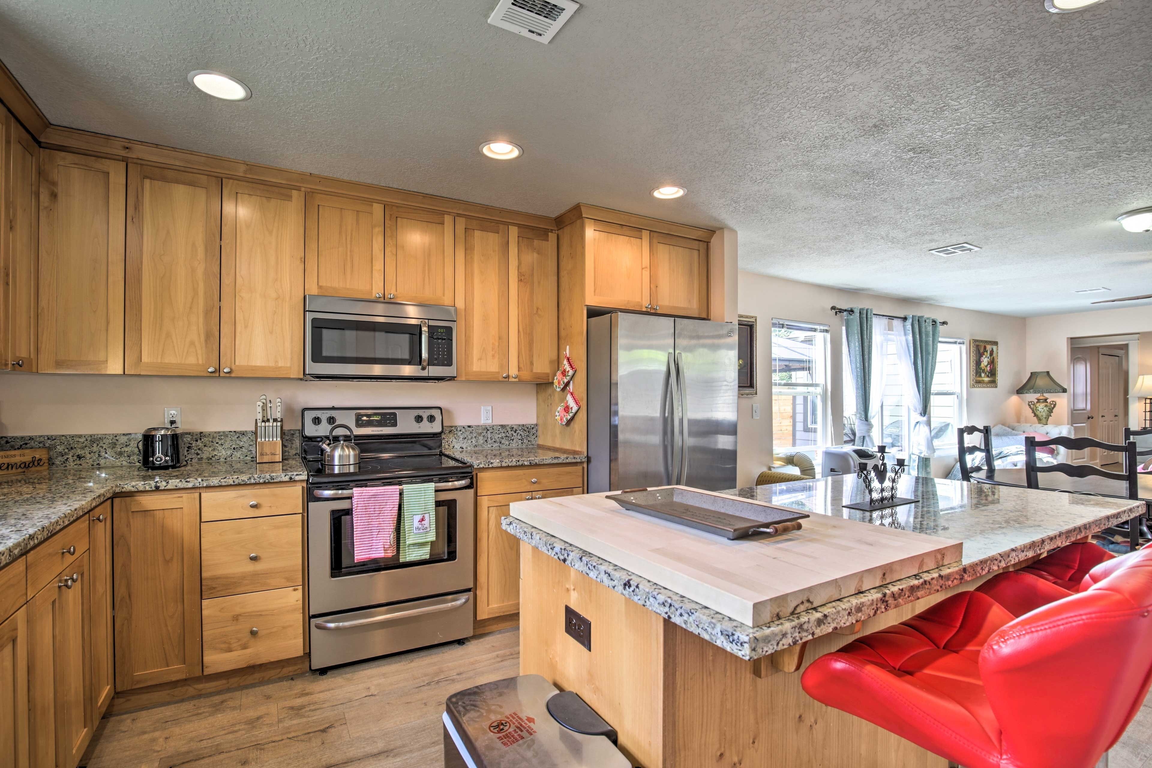 Diva's Den - West Salem Bungalow by RedAwning