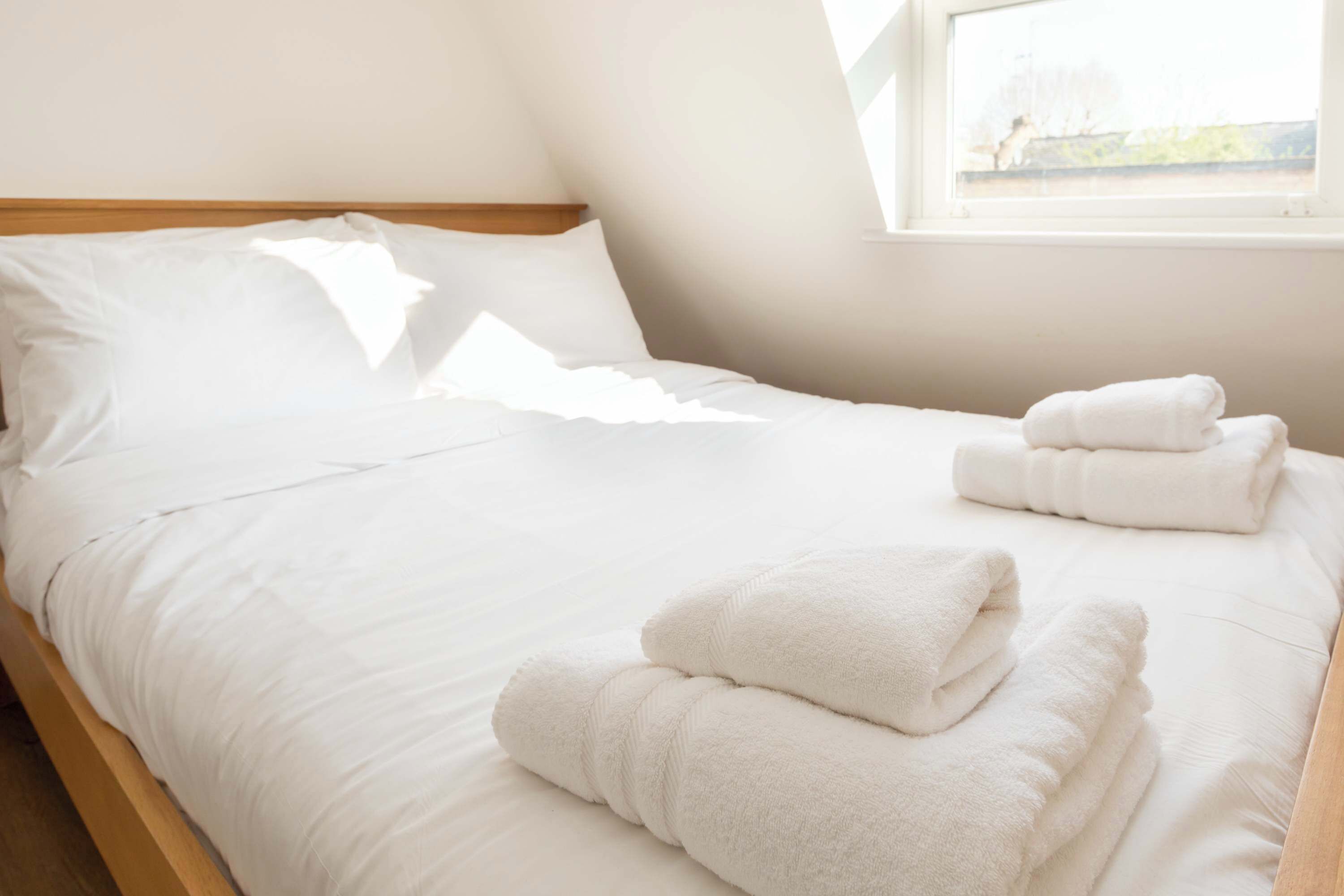 2 bedrooms, iron/ironing board, Internet, bed sheets