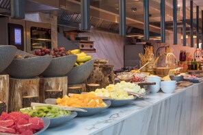 Dagelijks ontbijtbuffet (EUR 18 per persoon)