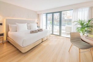 Zimmersafe, kostenloses WLAN, Bettwäsche