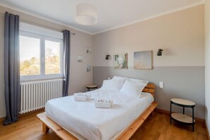 3 bedrooms, iron/ironing board - La Noëe - Parking - 5mn voiture plage (Lancieux)