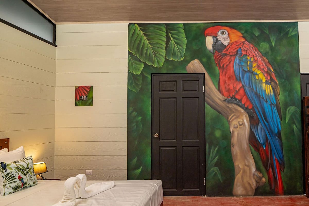 Senior Room | Free WiFi, bed sheets