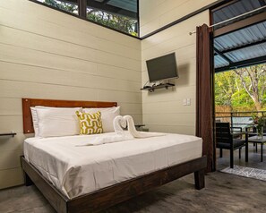 Free WiFi, bed sheets - Riverside Bungalows (Quepos)