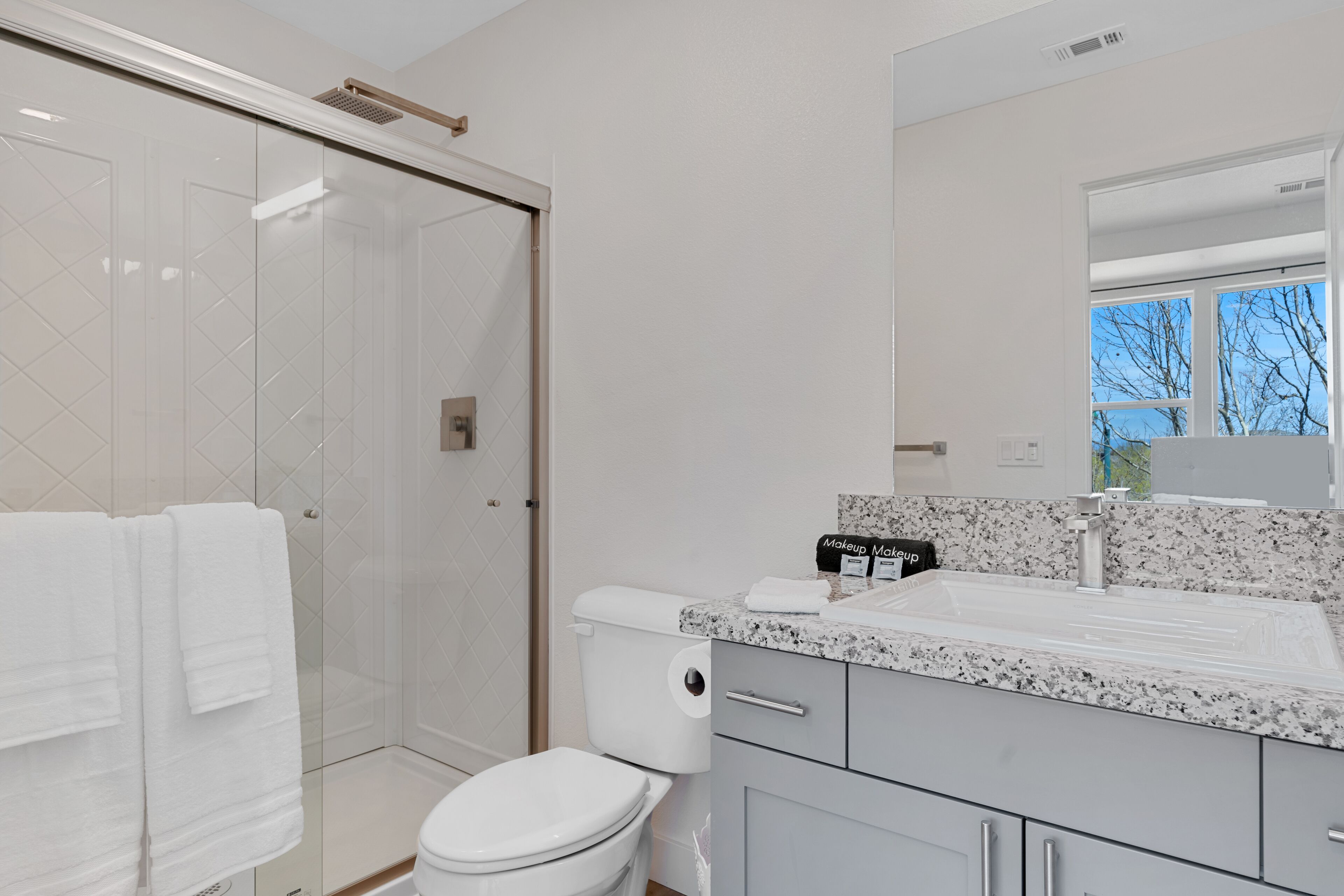 Bright & Cozy Apartment In Santa Rosa