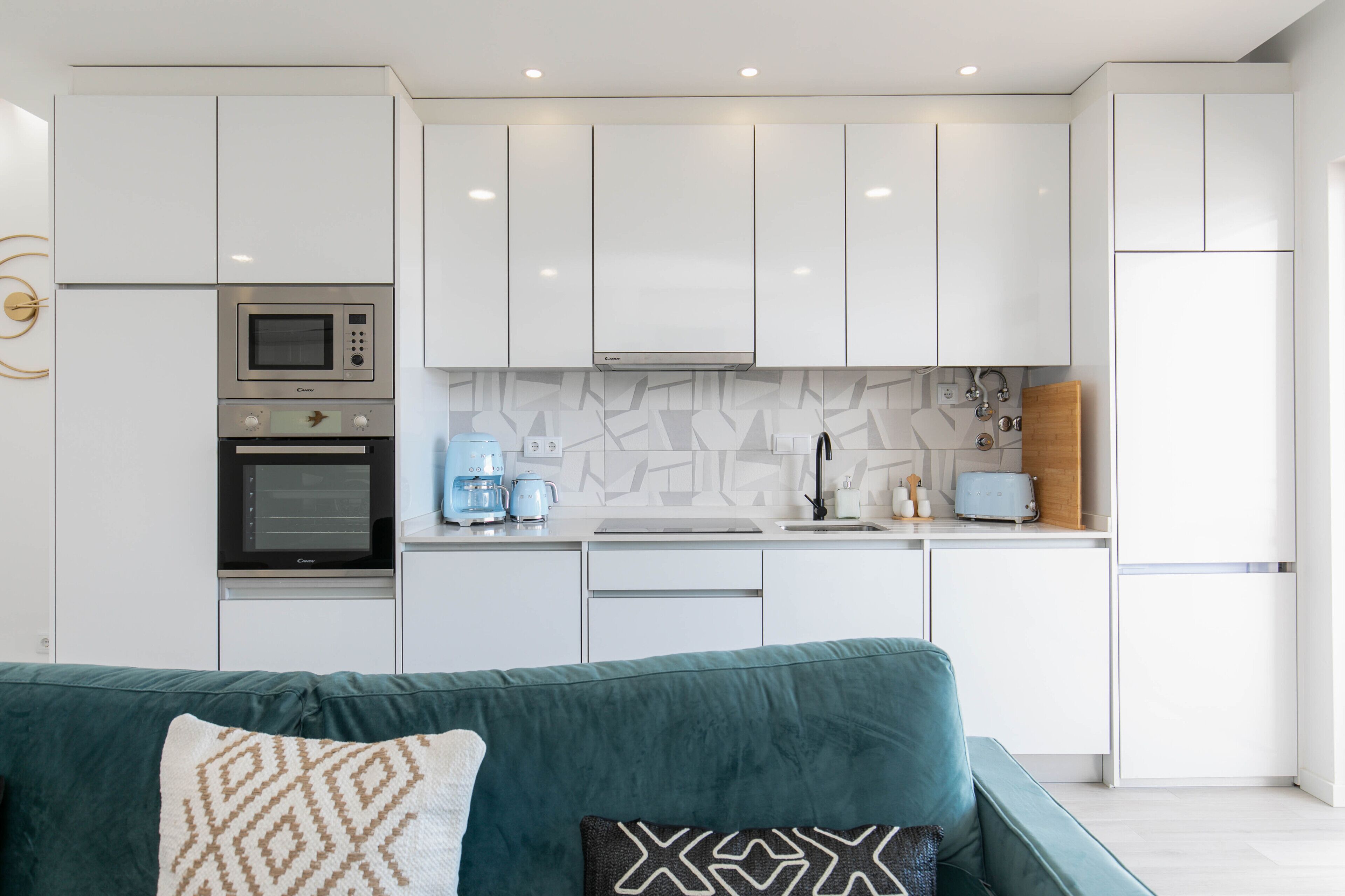 Burgau Luxury Beach Apt, private rooftop + jacuzzi overlooking beach