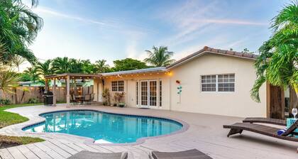 Tropical Oasis with King Beds & Heated Pool