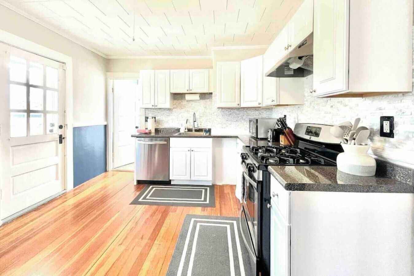 Cozy, Comfort, Private entrance apartment