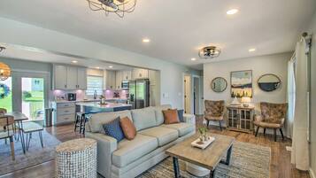 智能電視、電子遊戲、足球機、乒乓球設施