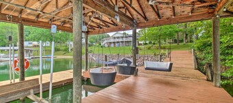 True Lakefront, Easy Water Access, Dock, Hot Tub, Sleeps 12