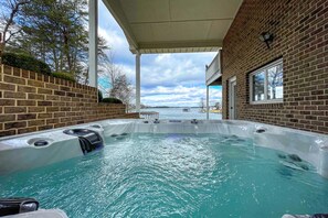 Baignoire à remous extérieure