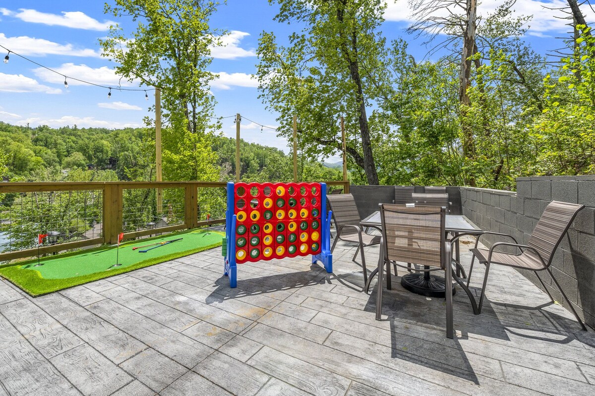 Photo 78 of Walk to downtown Gatlinburg-4 en-suites-16’ swim spa- theater and game room