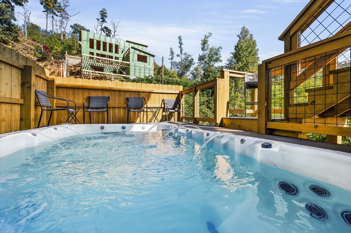 Photo 84 of Walk to downtown Gatlinburg-4 en-suites-16’ swim spa- theater and game room